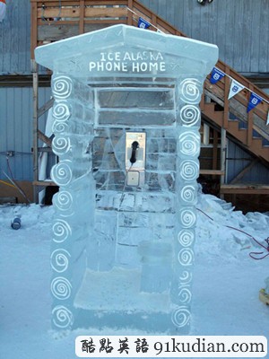 趣圖妙語:各國的奇妙電話亭