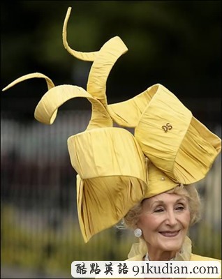 趣圖妙語(yǔ):時(shí)尚大比拼 帽子也瘋狂