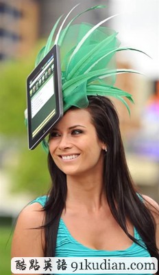 趣圖妙語(yǔ):時(shí)尚大比拼 帽子也瘋狂