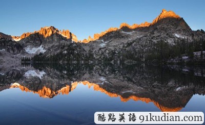 環(huán)球之旅:令人驚嘆的山峰鏡像