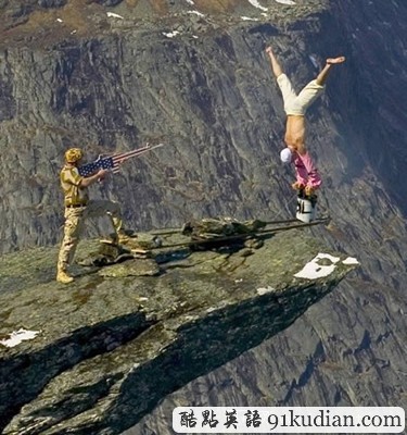 大千世界:現(xiàn)代超膽俠勇敢者游戲