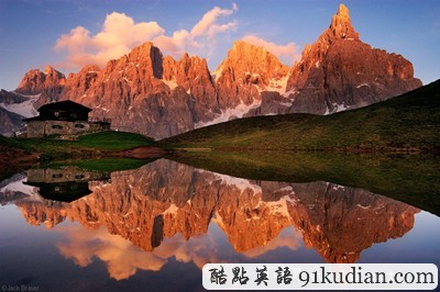 環(huán)球之旅:華麗的山脈倒影圖片欣賞