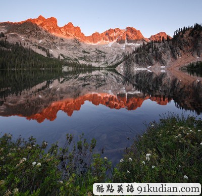 環(huán)球之旅:華麗的山脈倒影圖片欣賞