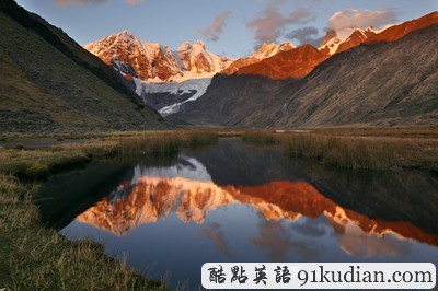 環(huán)球之旅:華麗的山脈倒影圖片欣賞