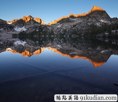 環(huán)球之旅:華麗的山脈倒影圖片欣賞