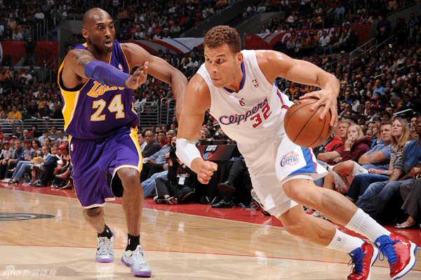 Clippers pound Lakers to clinch first division title